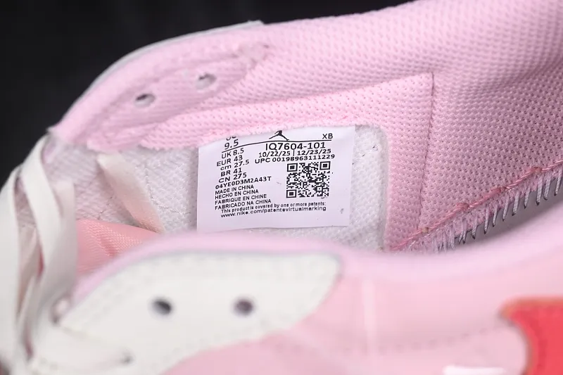 All categories Air Jordan Jordan series basketball shoes Air Jordan 1 Low GX foreign trade version Travis Scott x Air Jordan 1 Low OG AJ1 Joe 1 undercut low top full head layer IQ7604-101